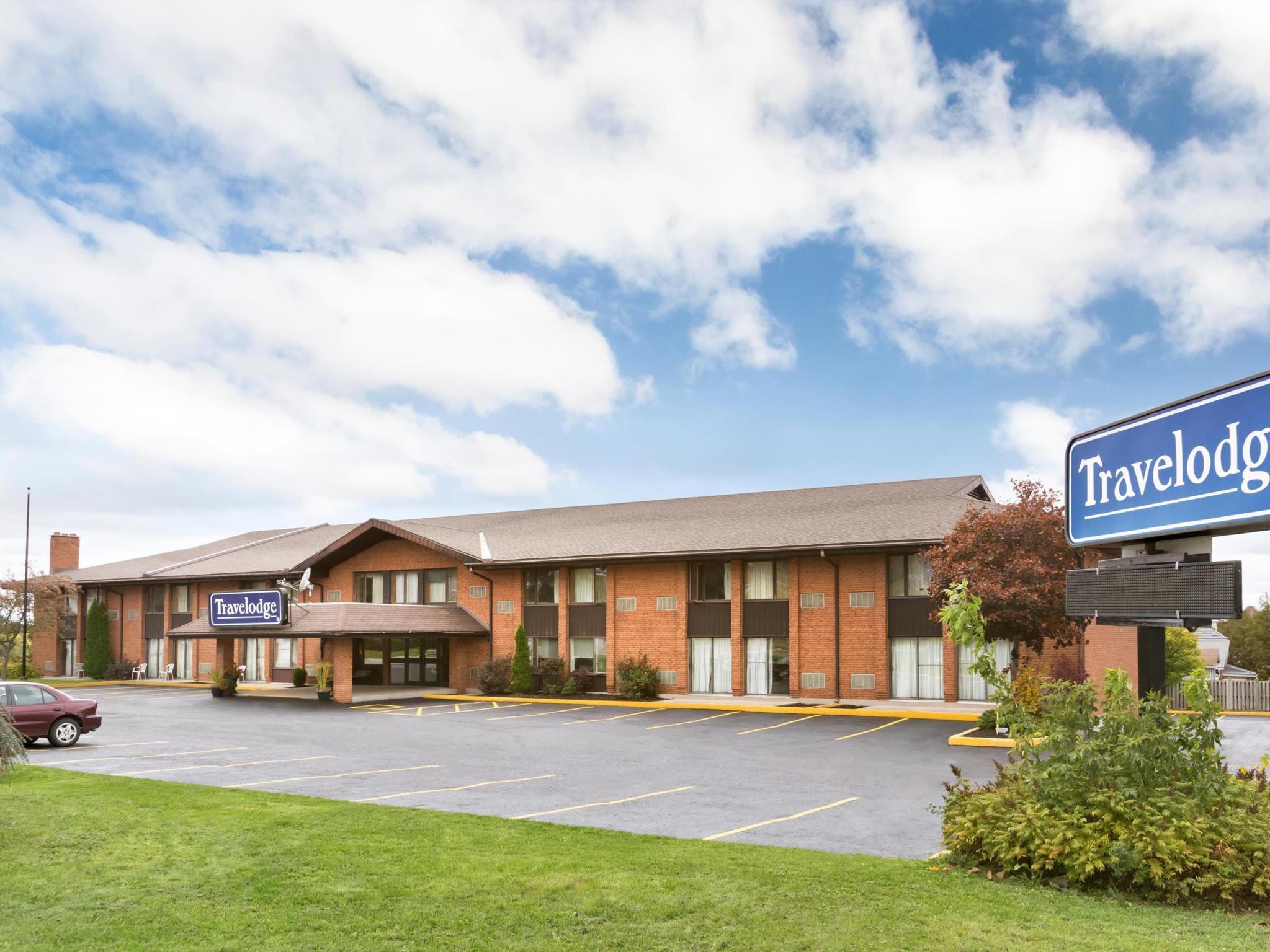 Travelodge By Wyndham Owen Sound On Екстер'єр фото