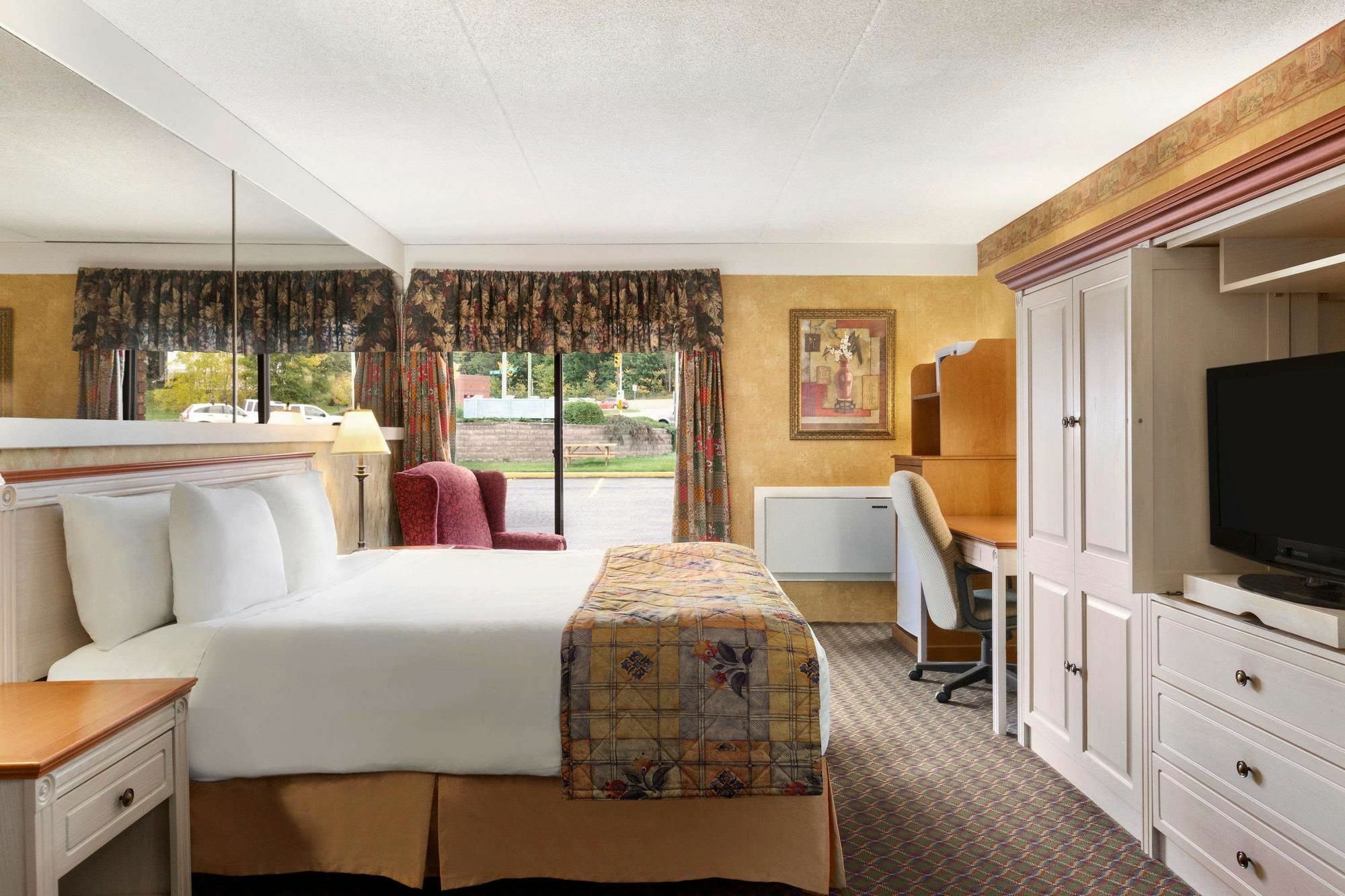 Travelodge By Wyndham Owen Sound On Екстер'єр фото