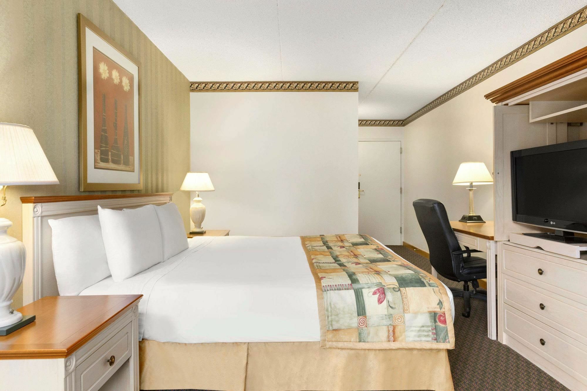 Travelodge By Wyndham Owen Sound On Екстер'єр фото